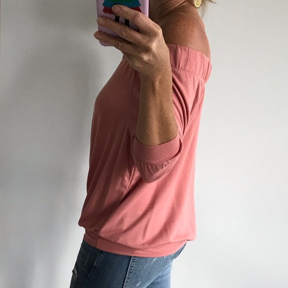 ♥️1 LARGE♥️Off the Shoulder Tie Front Top - Picture 4 of 8